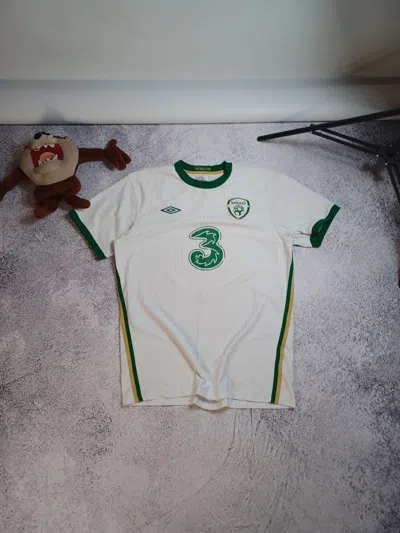 Pre-owned Soccer Jersey X Umbro Vintage 2000s Ireland Umbro Soccer Jersey In White
