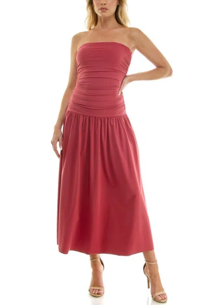 Socialite Ruched Bodice Strapless Dress In Pink