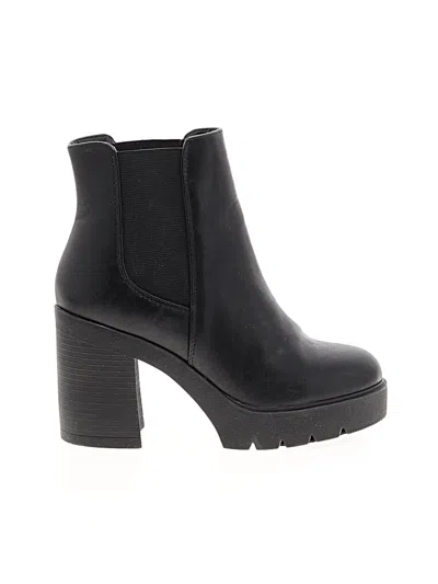 Pre-owned Soda Ankle Boots In Black