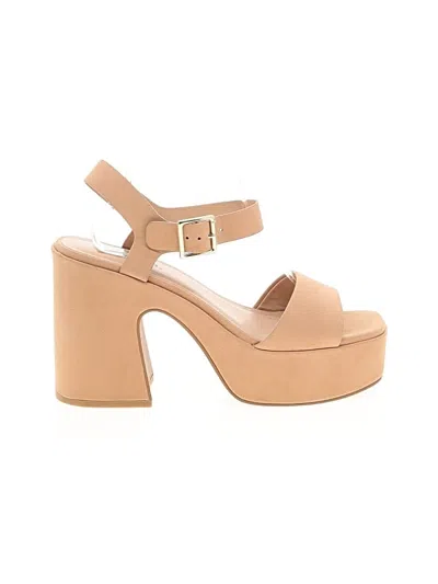 Pre-owned Soda Sandals In Tan