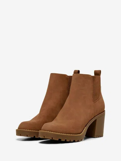 Soda Women's Chunky Heel Boots In Cognac In Brown