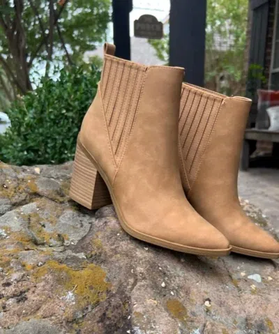 Soda Women's Duvet Boots In Tan In Brown