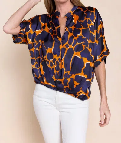Sofia Collections Jane Top In Giraffe In Blue