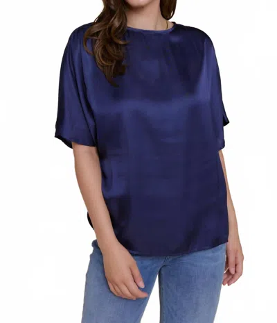 Sofia Ellie Top In Navy In Blue