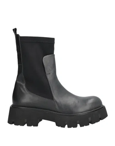 Sofia Mare Woman Ankle Boots Black Size 6 Soft Leather, Textile Fibers