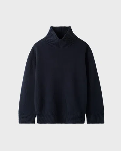 Soft Goat Girlfriend Turtleneck In Cashmere In Blue