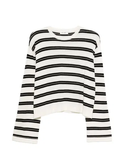 Soft Goat Crew Neck Long-sleeved Knitwear In Black