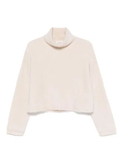 Soft Goat Cashmere Turtle-neck Jumper