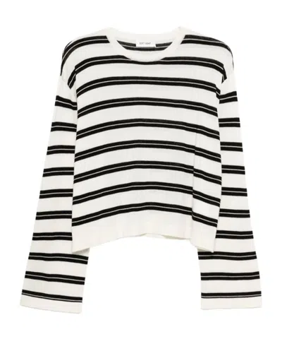 Soft Goat Crew Neck Long-sleeved Knitwear In Black