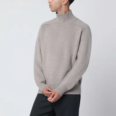 Soft Goat Greige Cashmere Turtleneck Sweater In Gray