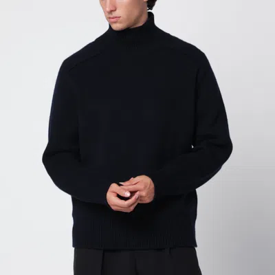 Soft Goat Navy Cashmere Turtleneck Sweater In Black