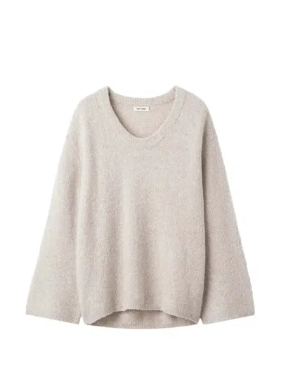 Soft Goat V-neck Cashmere Sweater In Gray