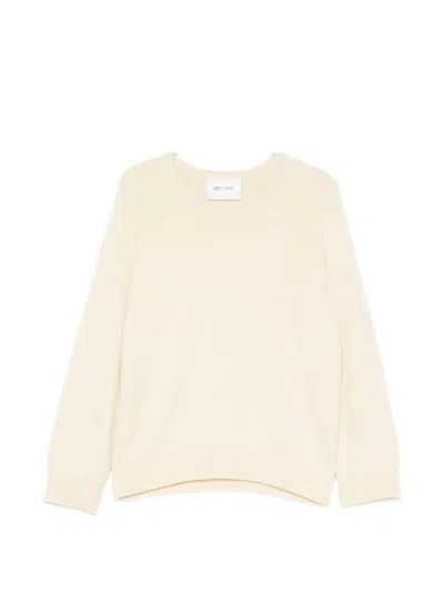 Soft Goat V-neck Sweater In Neutral