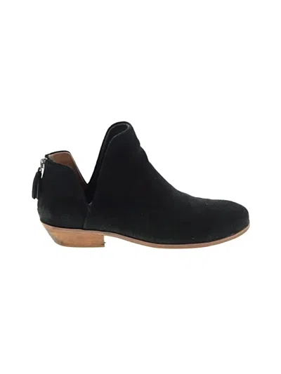 Pre-owned Softwalk Ankle Boots In Black
