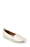 Softwalk ® Deva Flat In Champagne
