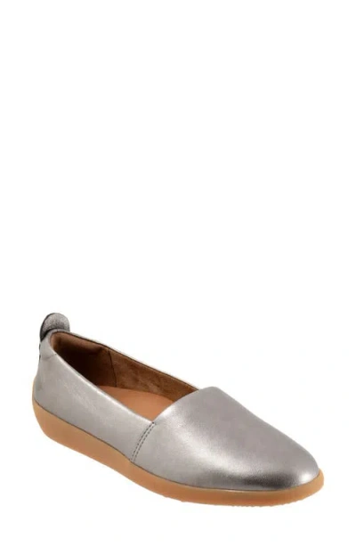 Softwalk ® Deva Flat In Pewter