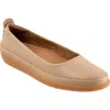 Softwalk ® Disa Flat In Beige