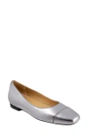 Softwalk ® Harbor Cap Toe Flat In Gray