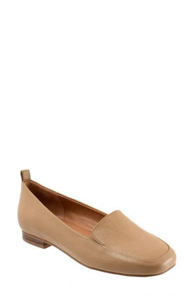 Softwalk ® Kingston Loafer In Neutral