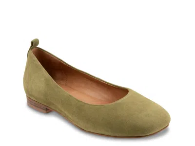 Softwalk Kiris Ballet Flat In Green
