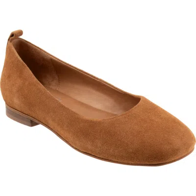 Softwalk ® Kiris Flat In Luggage Suede