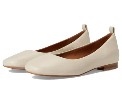 Softwalk Kiris In White