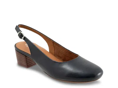 Softwalk Largo Pump In Black
