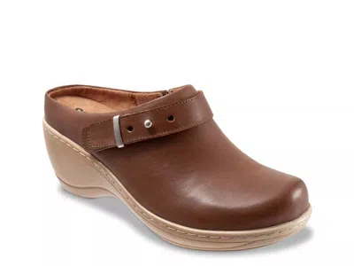 Softwalk Marquette Clog In Brown
