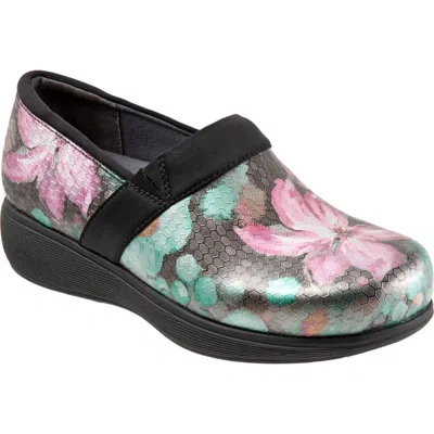 Softwalk ® Meredith Sport Clog In Black Patents