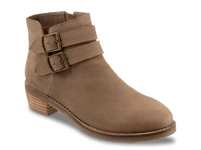 Softwalk Rochester Bootie In Brown