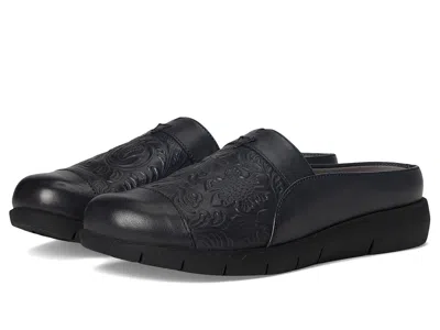 Softwalk San Marcos Tooling In Black