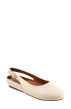 Softwalk Sandy Flat In White