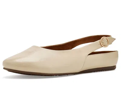 Softwalk Sandy In Brown