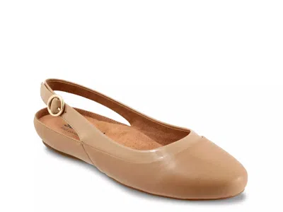 Softwalk Sheffield Flat In Neutral