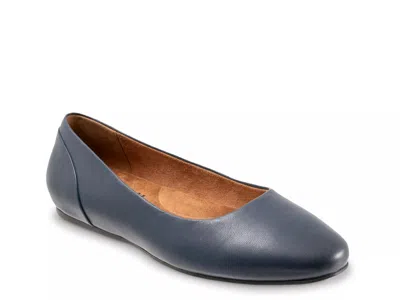 Softwalk Shiraz Ballet Flat In Blue