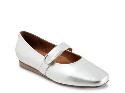 Softwalk Valdivia Mary Jane Flat In Metallic