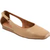 Softwalk ® Venice Flat In Beige
