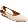 Softwalk ® Venice Flat In Neutral