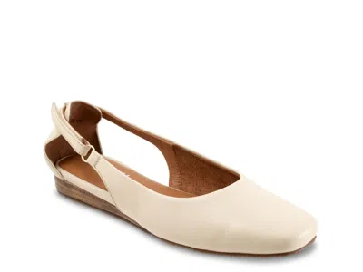 Softwalk Venice Wedge Flat In Neutral