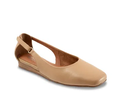 Softwalk Venice Wedge Flat In Nude
