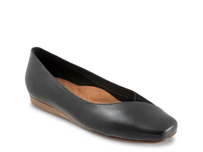 Softwalk Vina Slipon In Black