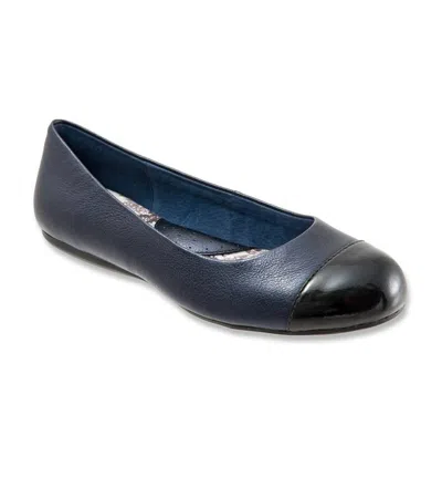 Softwalk Women's Napa Ballet Flats In Navy In Blue