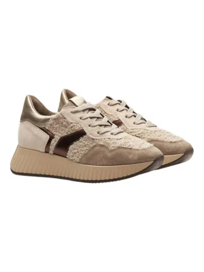 Softwaves Women's Akeria Sneaker In Creme In Beige