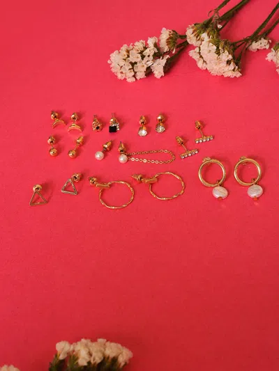 Sohi Gold-toned Contemporary Studs Earrings