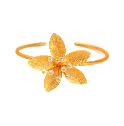 Sohi Women's Flower Statement Bracelet In Gold