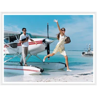 Soicher Marin 'arrival' By Arthur Elgort - Picture Frame Photograph On Paper In Blue;white