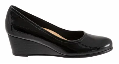 Sole Bliss Women's Winnie Dress Wedge In Patent In Black
