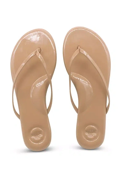 Solei Sea Indie Patent Thong Sandals In Brown