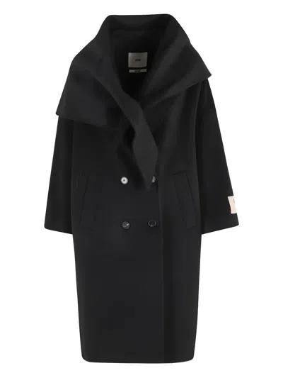 Solotre Double-breasted Coat In Black