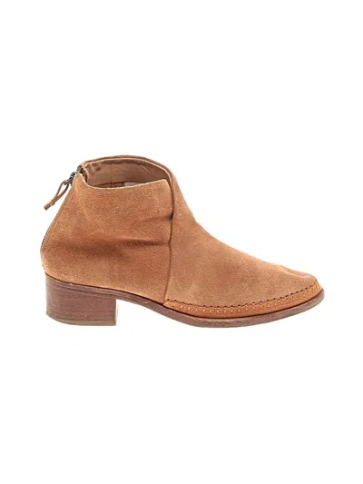 Pre-owned Soludos Ankle Boots In Tan